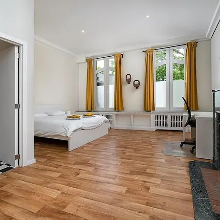 Amazing A Avec Jardin Льеж